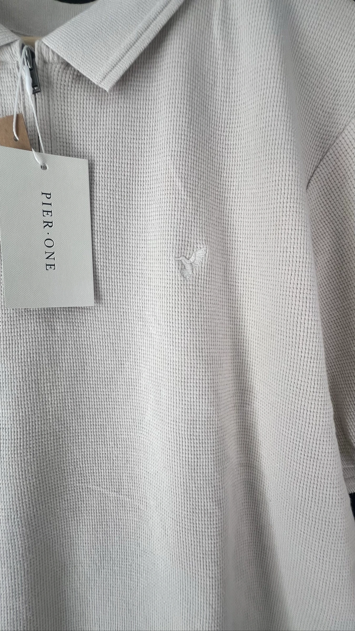Camisa Polo Masculina Bege com Gola em Zíper e Tecido Texturizado – photo 4